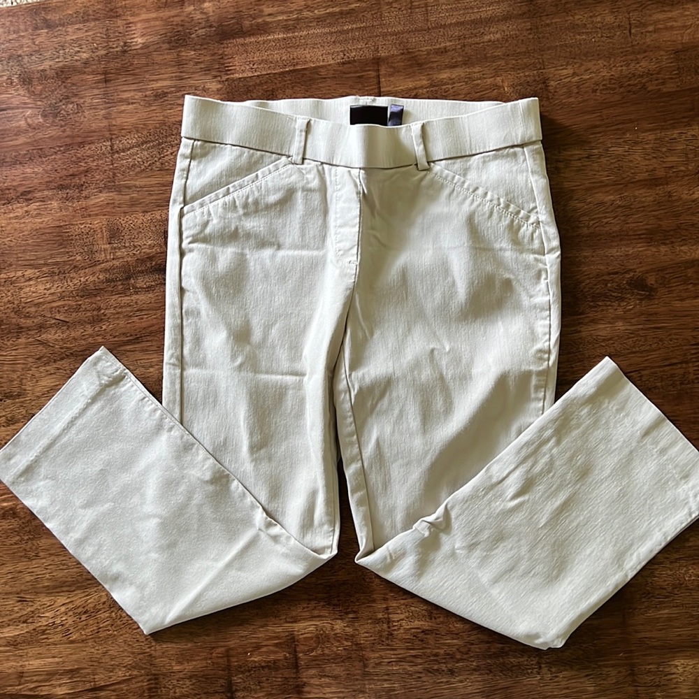 Capri khaki stretch pants